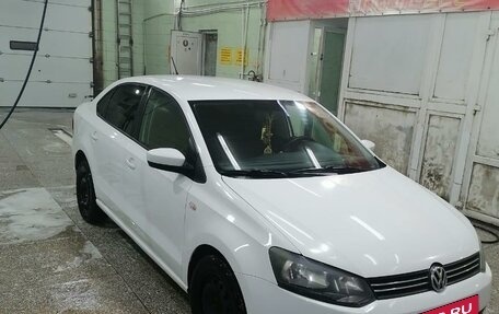 Volkswagen Polo VI (EU Market), 2014 год, 985 000 рублей, 2 фотография