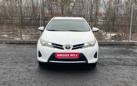 Toyota Auris II, 2013 год, 1 030 000 рублей, 2 фотография