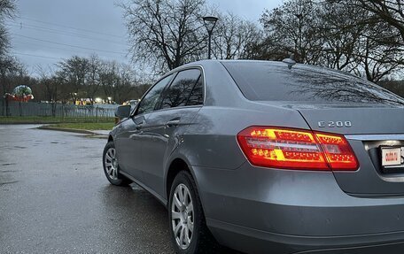 Mercedes-Benz E-Класс, 2012 год, 1 800 000 рублей, 4 фотография