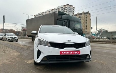 KIA Rio IV, 2021 год, 1 050 000 рублей, 1 фотография