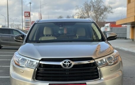 Toyota Highlander III, 2014 год, 3 090 000 рублей, 1 фотография