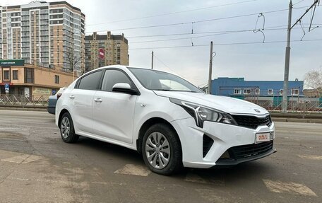 KIA Rio IV, 2021 год, 1 050 000 рублей, 2 фотография