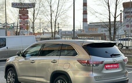 Toyota Highlander III, 2014 год, 3 090 000 рублей, 4 фотография