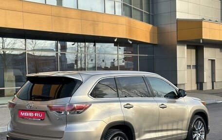 Toyota Highlander III, 2014 год, 3 090 000 рублей, 6 фотография