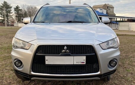 Mitsubishi Outlander III рестайлинг 3, 2011 год, 1 200 000 рублей, 3 фотография