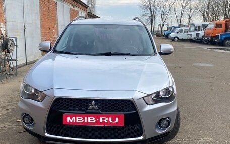 Mitsubishi Outlander III рестайлинг 3, 2011 год, 1 200 000 рублей, 5 фотография