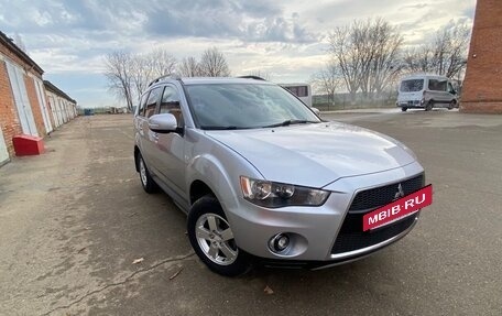 Mitsubishi Outlander III рестайлинг 3, 2011 год, 1 200 000 рублей, 19 фотография