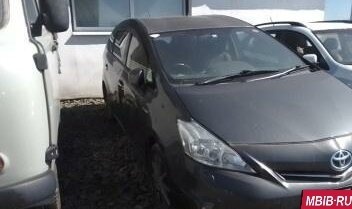 Toyota Prius Alpha I (ZVW40/41), 2014 год, 800 000 рублей, 2 фотография