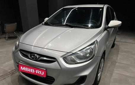 Hyundai Solaris II рестайлинг, 2012 год, 850 000 рублей, 2 фотография