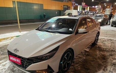 Hyundai Elantra, 2022 год, 2 450 000 рублей, 1 фотография