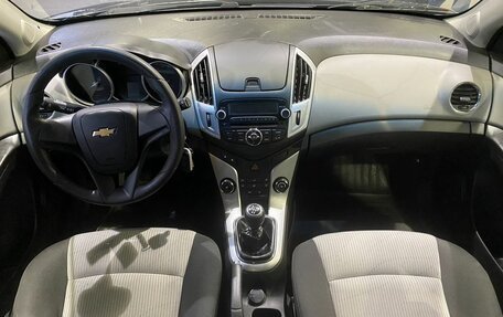 Chevrolet Cruze II, 2013 год, 749 000 рублей, 10 фотография