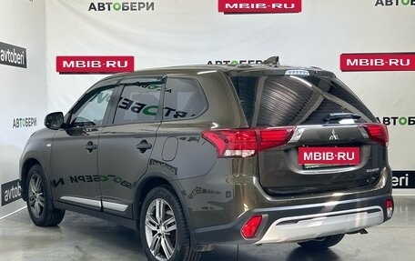 Mitsubishi Outlander III рестайлинг 3, 2020 год, 2 140 000 рублей, 7 фотография