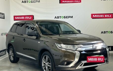 Mitsubishi Outlander III рестайлинг 3, 2020 год, 2 140 000 рублей, 4 фотография