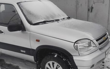 Chevrolet Niva I рестайлинг, 2004 год, 395 000 рублей, 2 фотография