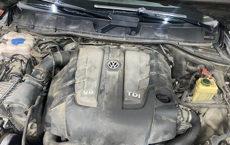 Volkswagen Touareg III, 2011 год, 2 200 000 рублей, 16 фотография