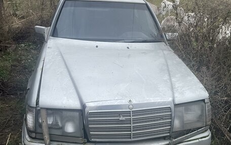 Mercedes-Benz W124, 1993 год, 135 000 рублей, 1 фотография