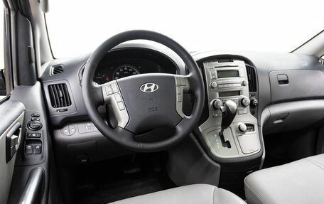 Hyundai Grand Starex Grand Starex I рестайлинг 2, 2016 год, 2 798 000 рублей, 16 фотография