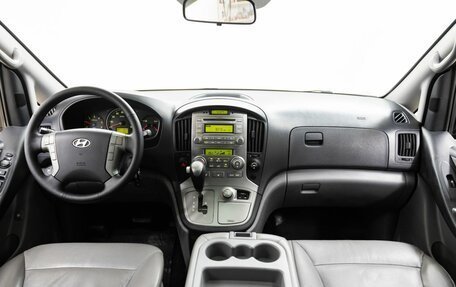 Hyundai Grand Starex Grand Starex I рестайлинг 2, 2016 год, 2 798 000 рублей, 15 фотография