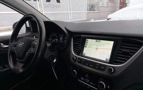 Hyundai Solaris II рестайлинг, 2018 год, 887 000 рублей, 6 фотография