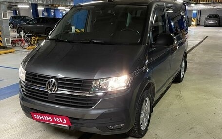 Volkswagen Multivan T6 рестайлинг, 2020 год, 6 350 000 рублей, 2 фотография