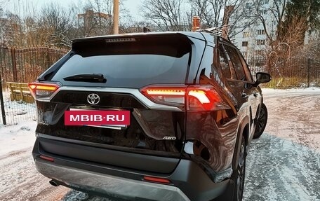 Toyota RAV4, 2020 год, 3 990 000 рублей, 6 фотография