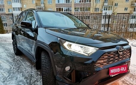 Toyota RAV4, 2020 год, 3 990 000 рублей, 10 фотография