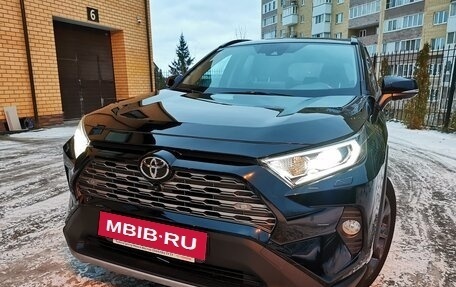 Toyota RAV4, 2020 год, 3 990 000 рублей, 11 фотография