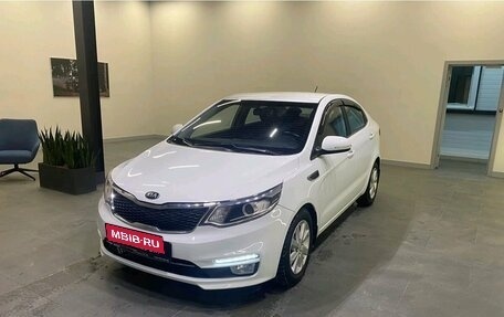 KIA Rio III рестайлинг, 2015 год, 999 000 рублей, 1 фотография