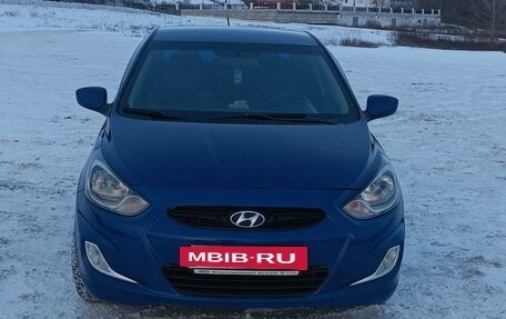 Hyundai Solaris II рестайлинг, 2011 год, 650 000 рублей, 10 фотография