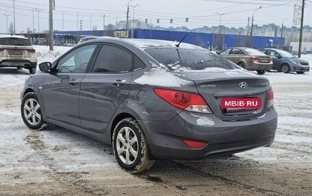 Hyundai Solaris II рестайлинг, 2013 год, 890 000 рублей, 4 фотография