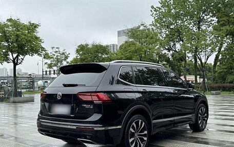 Volkswagen Tiguan II, 2021 год, 3 287 200 рублей, 2 фотография