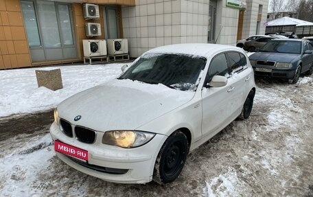 BMW 1 серия, 2011 год, 740 000 рублей, 1 фотография