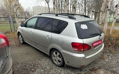 Toyota Avensis Verso I рестайлинг, 2001 год, 750 000 рублей, 1 фотография