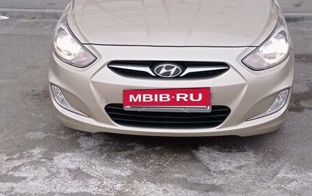 Hyundai Solaris II рестайлинг, 2011 год, 750 000 рублей, 17 фотография