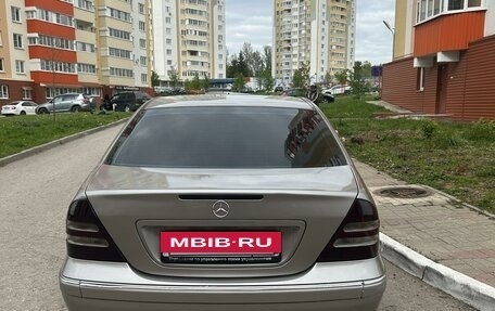 Mercedes-Benz C-Класс, 2004 год, 700 000 рублей, 4 фотография