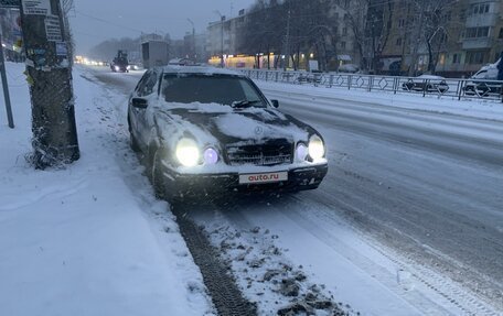 Mercedes-Benz E-Класс, 1996 год, 320 000 рублей, 3 фотография