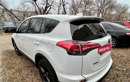 Toyota RAV4, 2018 год, 2 750 000 рублей, 4 фотография