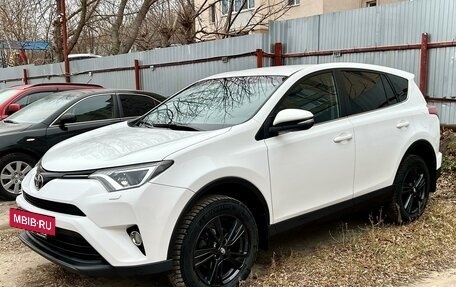 Toyota RAV4, 2018 год, 2 750 000 рублей, 2 фотография