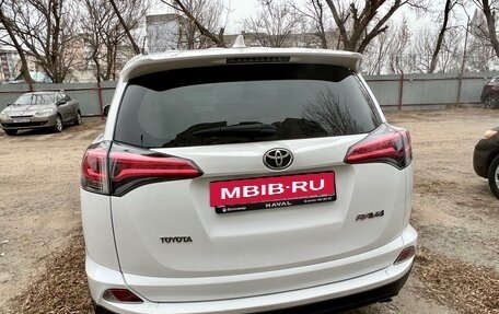 Toyota RAV4, 2018 год, 2 750 000 рублей, 8 фотография