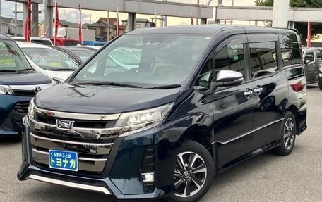 Toyota Noah III, 2021 год, 3 000 000 рублей, 2 фотография