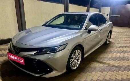 Toyota Camry, 2019 год, 2 750 000 рублей, 3 фотография