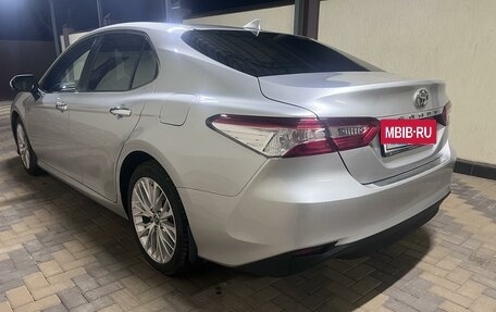 Toyota Camry, 2019 год, 2 750 000 рублей, 6 фотография