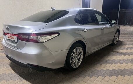 Toyota Camry, 2019 год, 2 750 000 рублей, 4 фотография