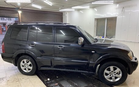 Mitsubishi Pajero III рестайлинг, 2006 год, 990 000 рублей, 2 фотография