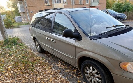 Chrysler Town & Country IV, 2001 год, 1 000 000 рублей, 2 фотография