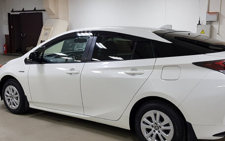 Toyota Prius IV XW50, 2017 год, 2 755 000 рублей, 3 фотография