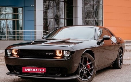 Dodge Challenger III рестайлинг 2, 2019 год, 4 100 000 рублей, 4 фотография