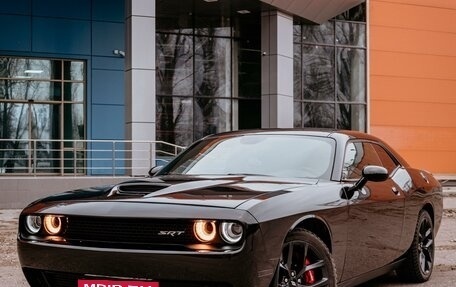 Dodge Challenger III рестайлинг 2, 2019 год, 4 100 000 рублей, 3 фотография