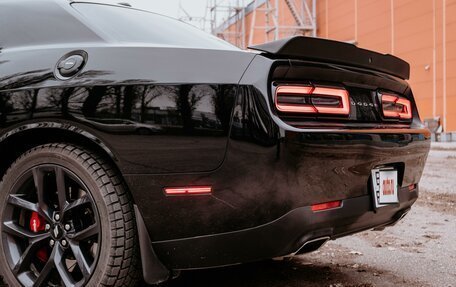 Dodge Challenger III рестайлинг 2, 2019 год, 4 100 000 рублей, 13 фотография