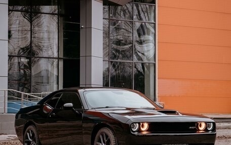 Dodge Challenger III рестайлинг 2, 2019 год, 4 100 000 рублей, 12 фотография